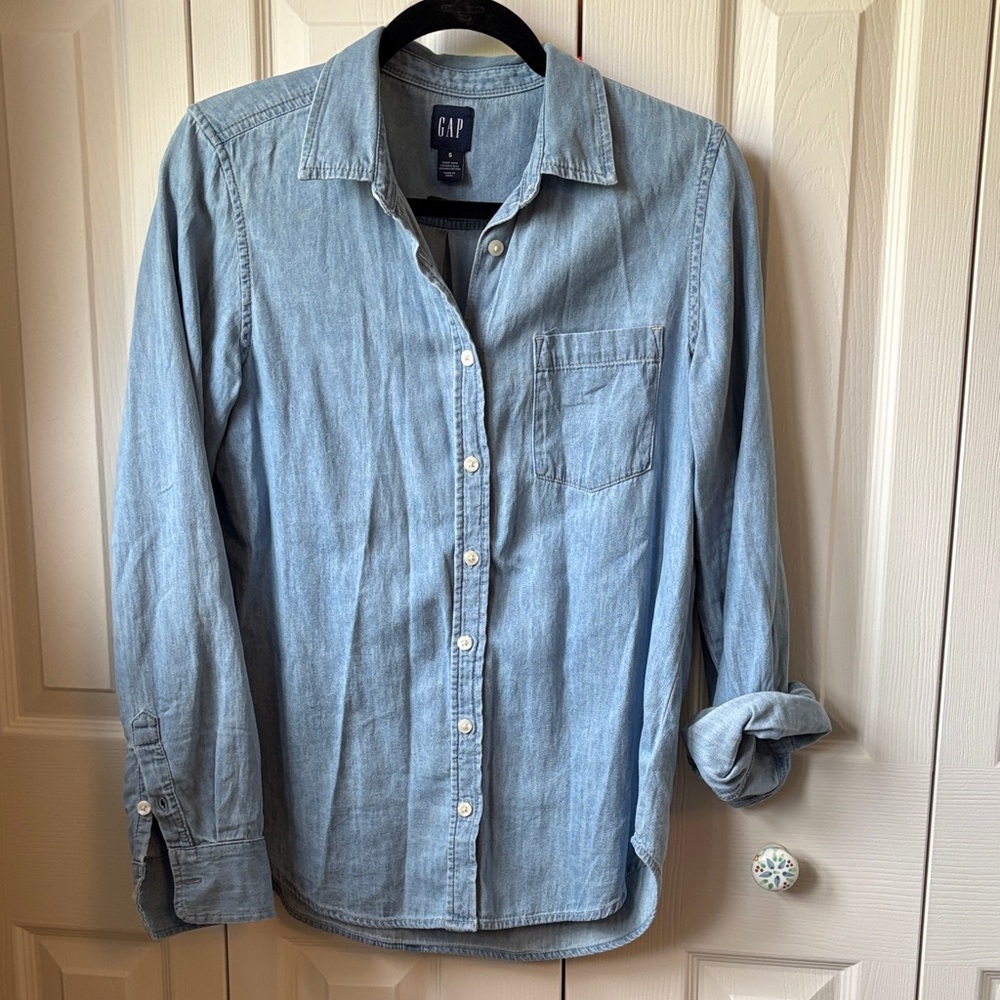 GAP Light Wash Blue Denim Button-Down Shirt